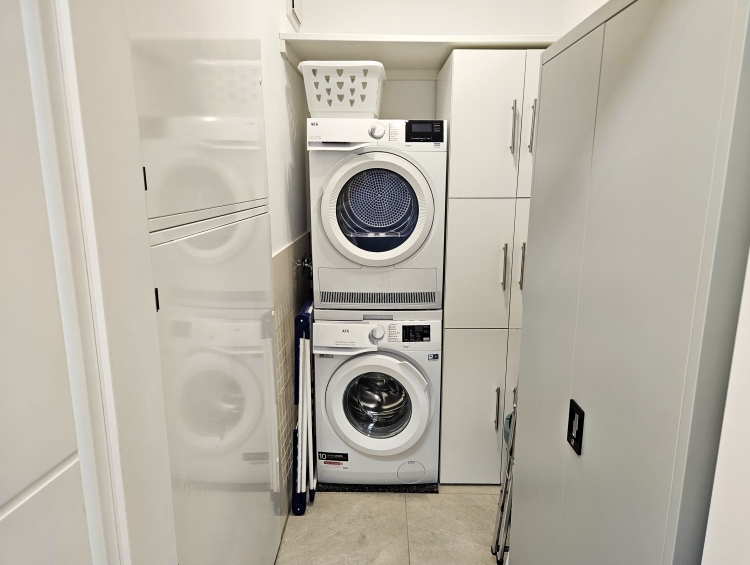 8a8ae3c6-9455-49eb-9bc7-0601eaf32406 8a8ae3c6-9455-49eb-9bc7-0601eaf32406